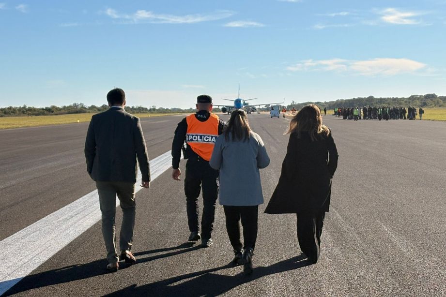 Investigan falsa amenaza de bomba en un vuelo de Aerolíneas Argentinas que aterrizó en Corrientes