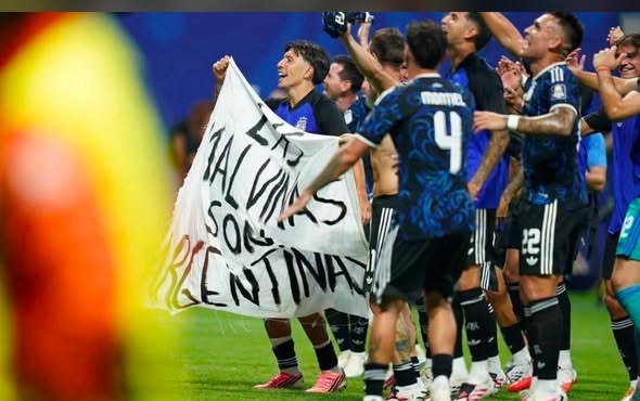 “SI EL EQUIPO QUEDABA CUARTO, IBA A RECIBIRLO A EZEIZA” ALEJANDRO APO