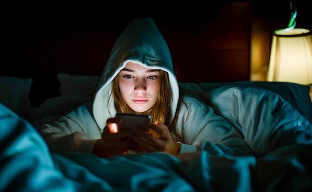 “MI HIJO NO ES ADICTO A LA PANTALLA: ESTÁ PIDIENDO AYUDA”